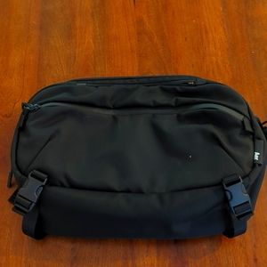 Laptop Sling AER Travel Sling 2